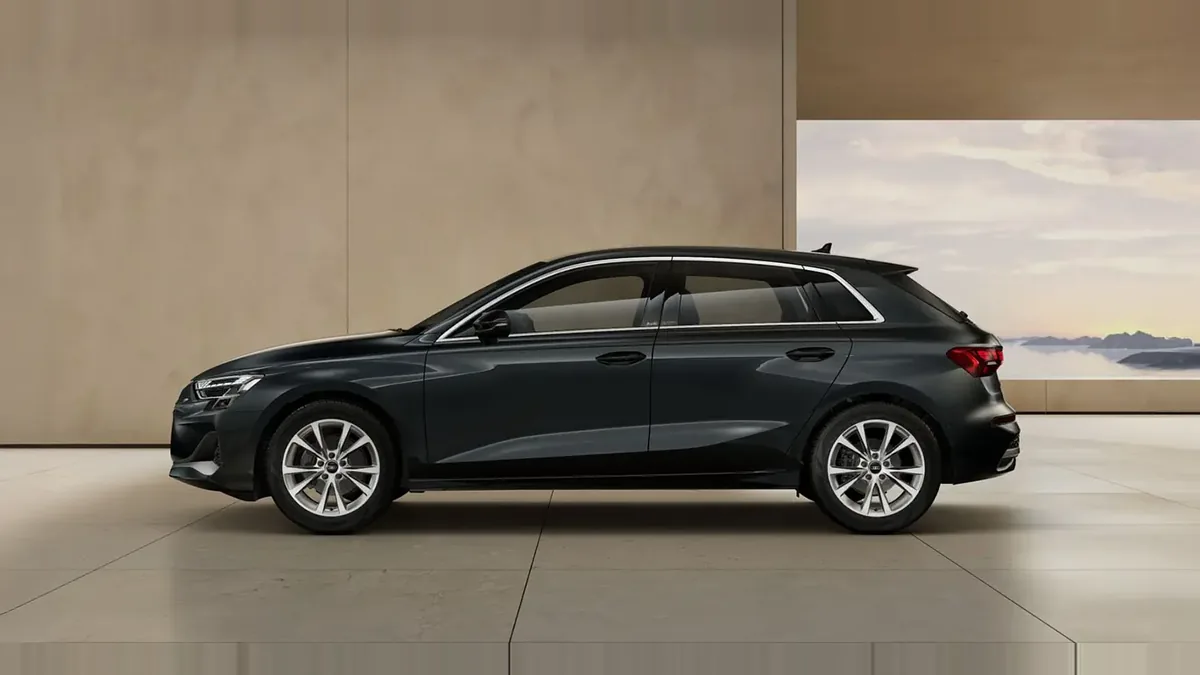 Audi A3 Sportback Advanced TFSI S Tronic de renting para Burgos — Trasera