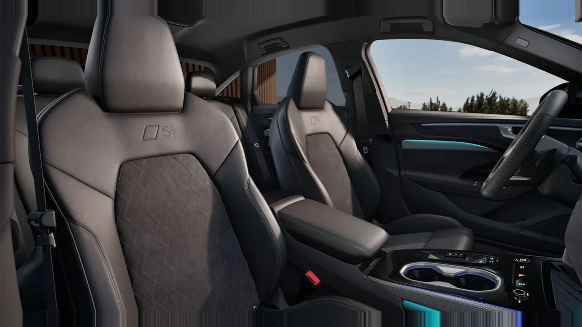 Audi A6 TDI 150kW (204CV) S Tronic Black Line de renting para Burgos — Interior