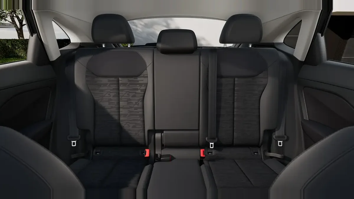 Audi Q3 Sportback Advanced TDI 110kW S Tronic de renting para Burgos — vista 6