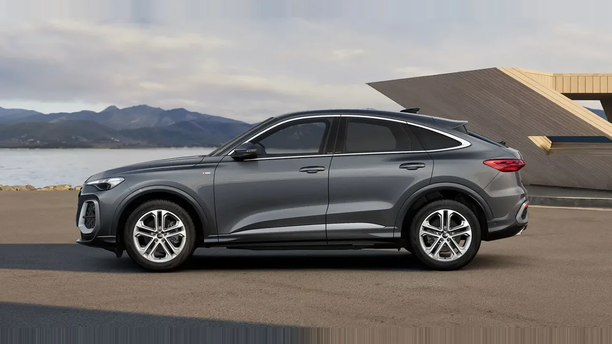 Audi Q5 Sportback S line TDI quattro 150kW (204CV) S tronic de renting para Burgos — Lateral