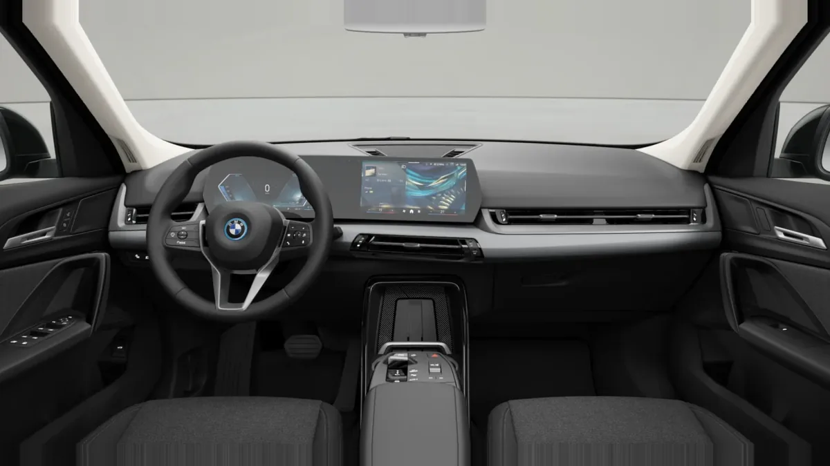 BMW X1 xDrive25e 180kW de renting para Burgos — Delantera