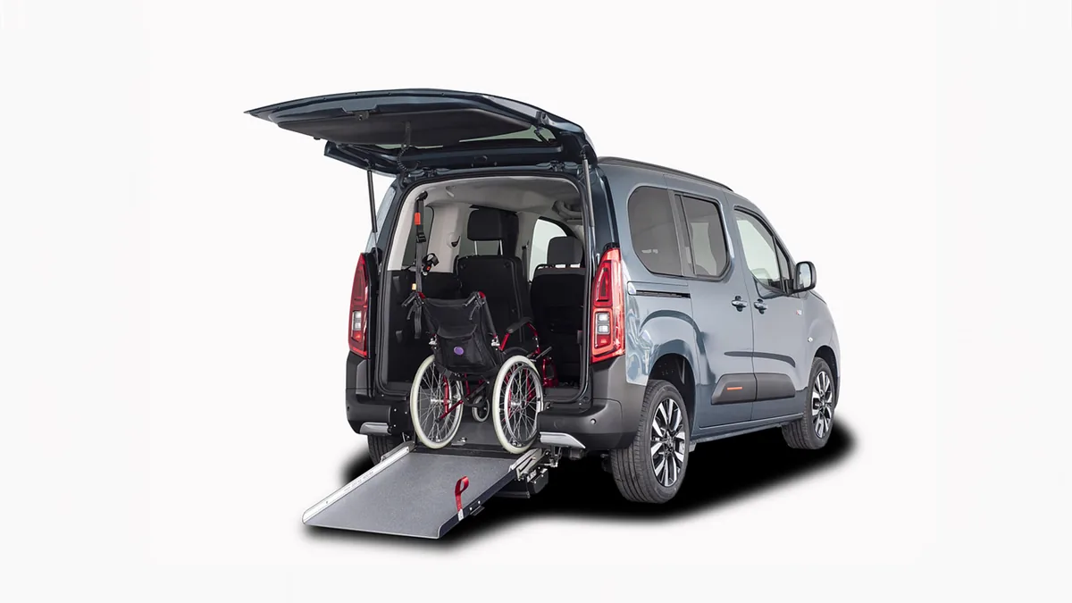 Citroën Berlingo Talla XL BlueHDi 100 YOU L2 N1 Adaptado de renting para Burgos — Lateral