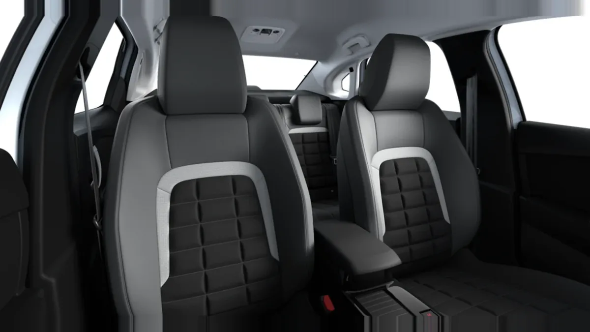 Citroën C4 X Hybrid 145 Business Edition de renting para Burgos — vista 8