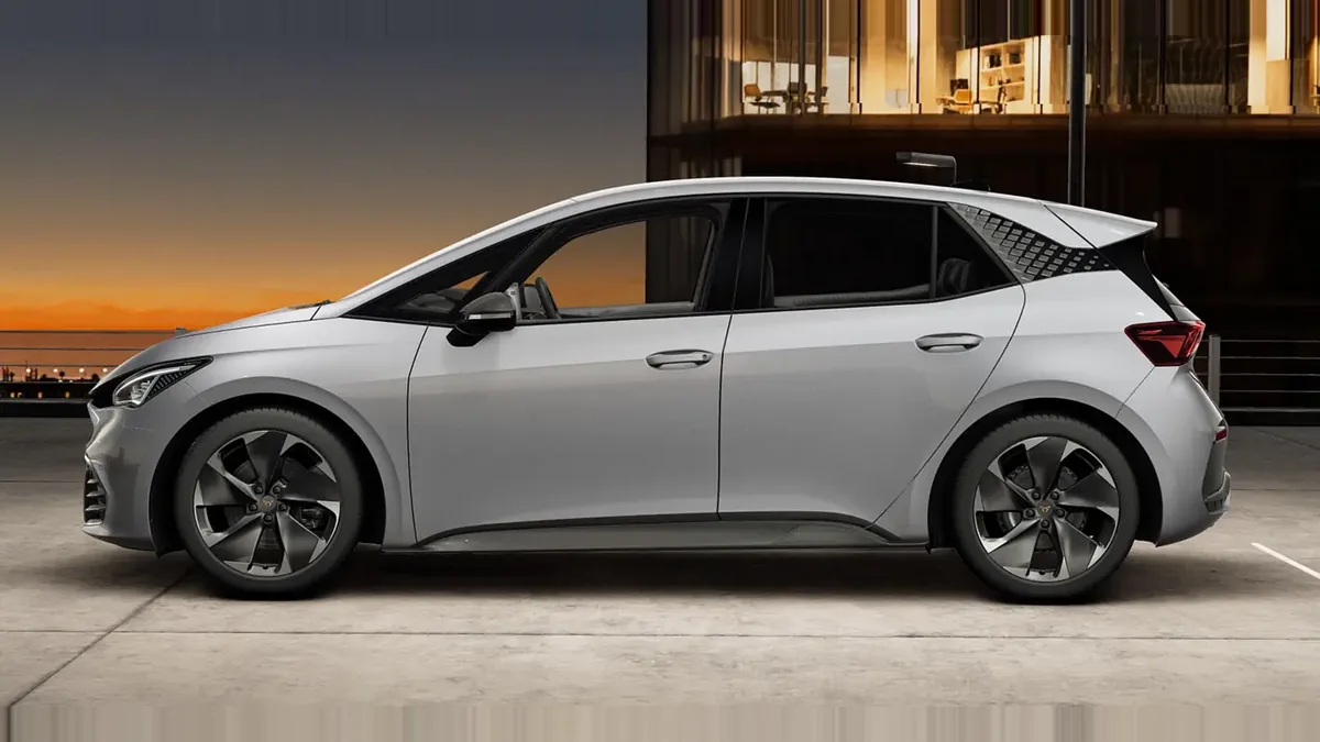 CUPRA Born e-Boost Pack Advanced Plus de renting para Burgos — Trasera