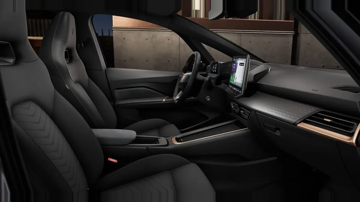 CUPRA Born e-Boost Pack Advanced Plus de renting para Burgos — vista 6