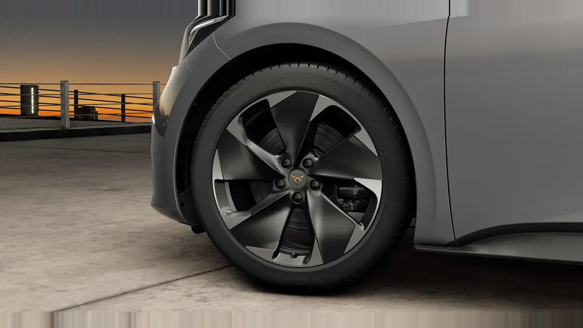 CUPRA Born e-Boost Pack Advanced Plus de renting para Burgos — vista 7