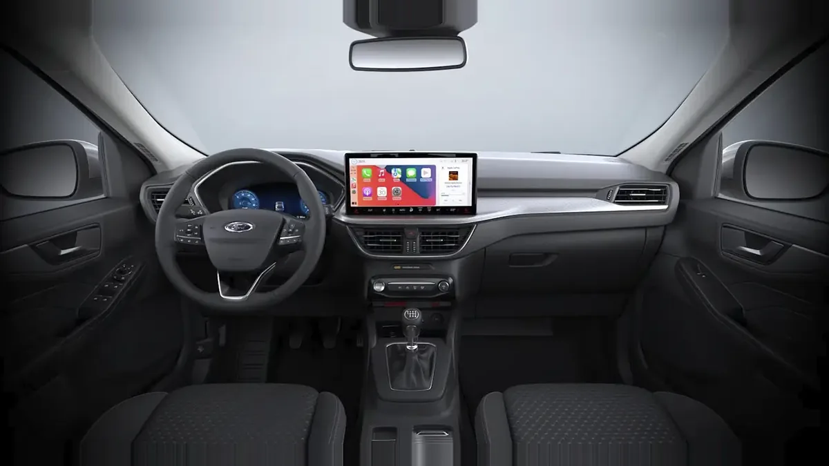 Ford Kuga Titanium 1.5 Ecoboost 150CV III de renting para Burgos — Delantera