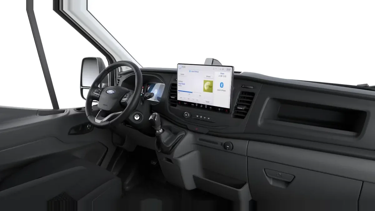 Ford TRANSIT 350 L3 Trend N1 EcoBlue 96kW FWD de renting para Burgos — Delantera