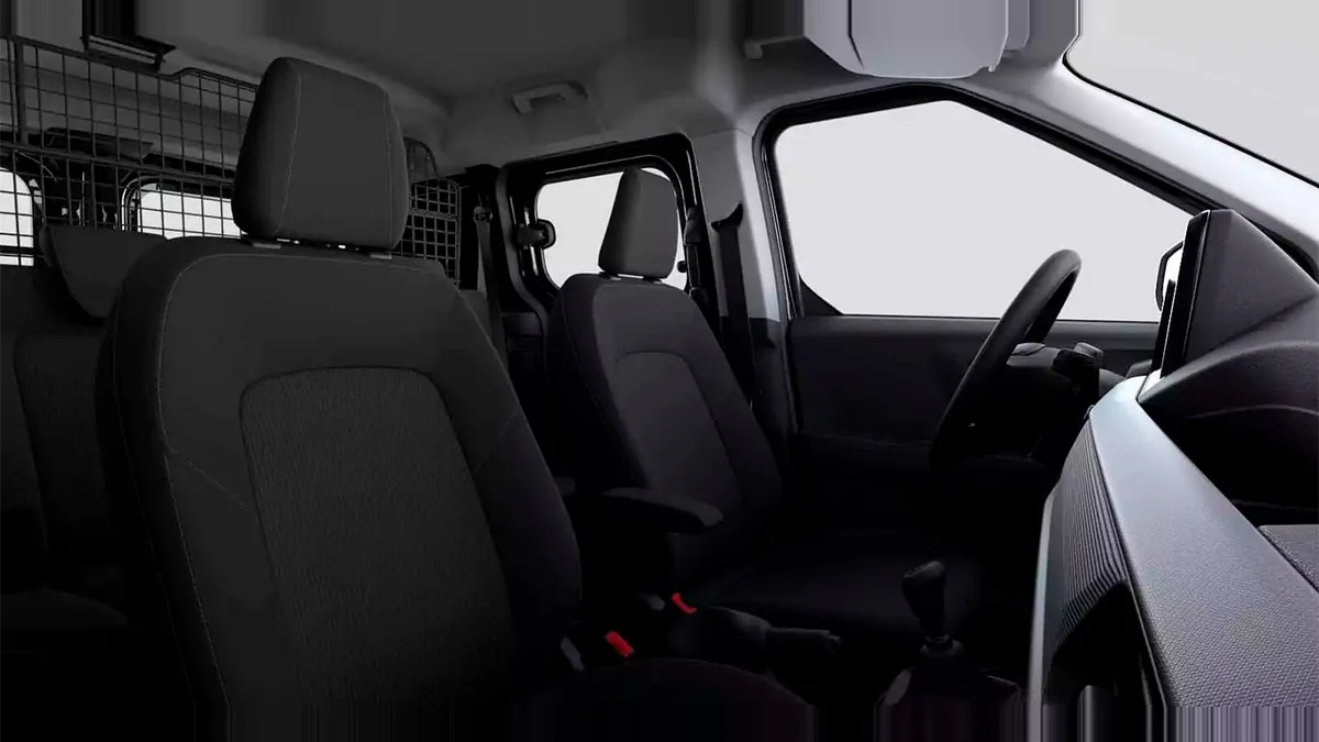 Ford Transit Courier Kombi 1.5 Ecoblue Trend II de renting para Burgos — Interior