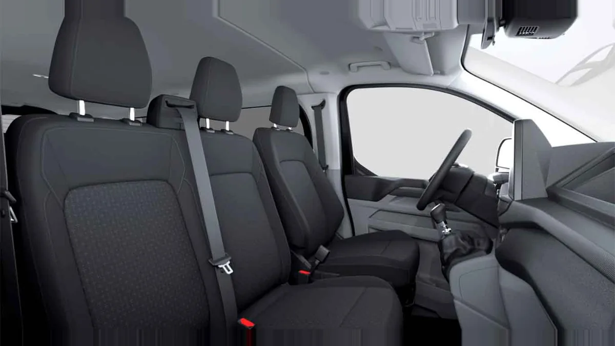 Ford Transit Custom Kombi 2.0 EcoBlue 150Cv 320 L1 Trend M1 II de renting para Burgos — Delantera