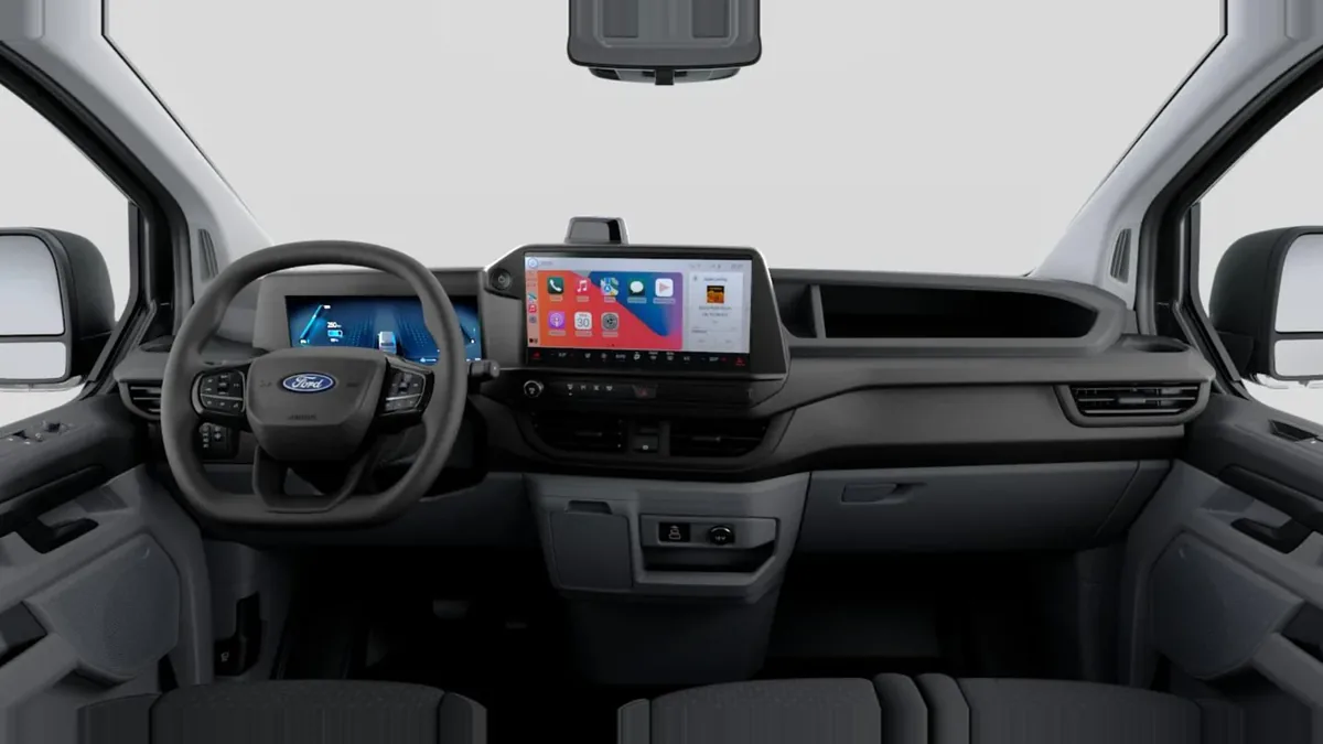 Ford TRANSIT CUSTOM  Kombi BEV 83kWh 100kW 340 L1 Trend de renting para Burgos — Interior