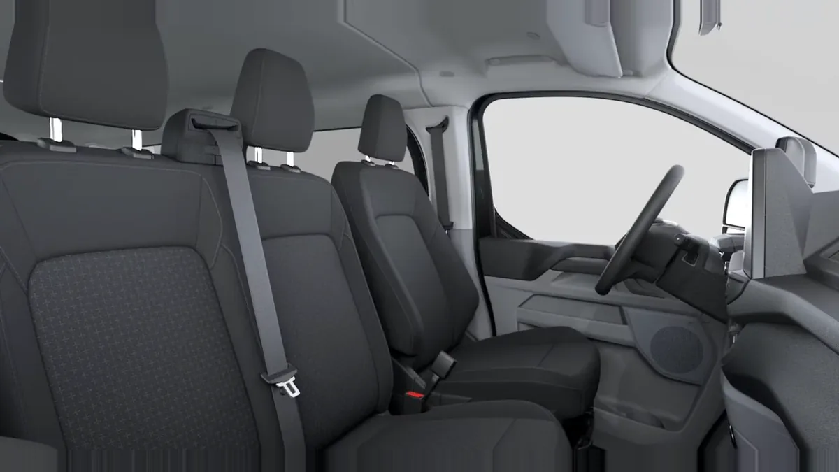 Ford TRANSIT CUSTOM  Kombi BEV 83kWh 100kW 340 L1 Trend de renting para Burgos — vista 6