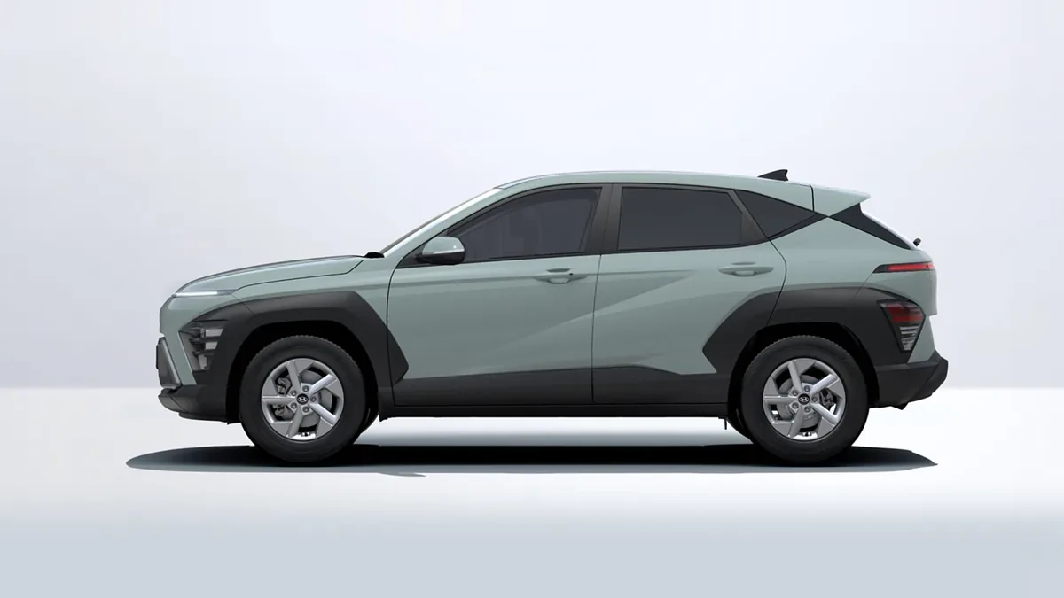Hyundai Kona HEV 1.6 GDI Maxx DT 138CV de renting para Burgos — Lateral