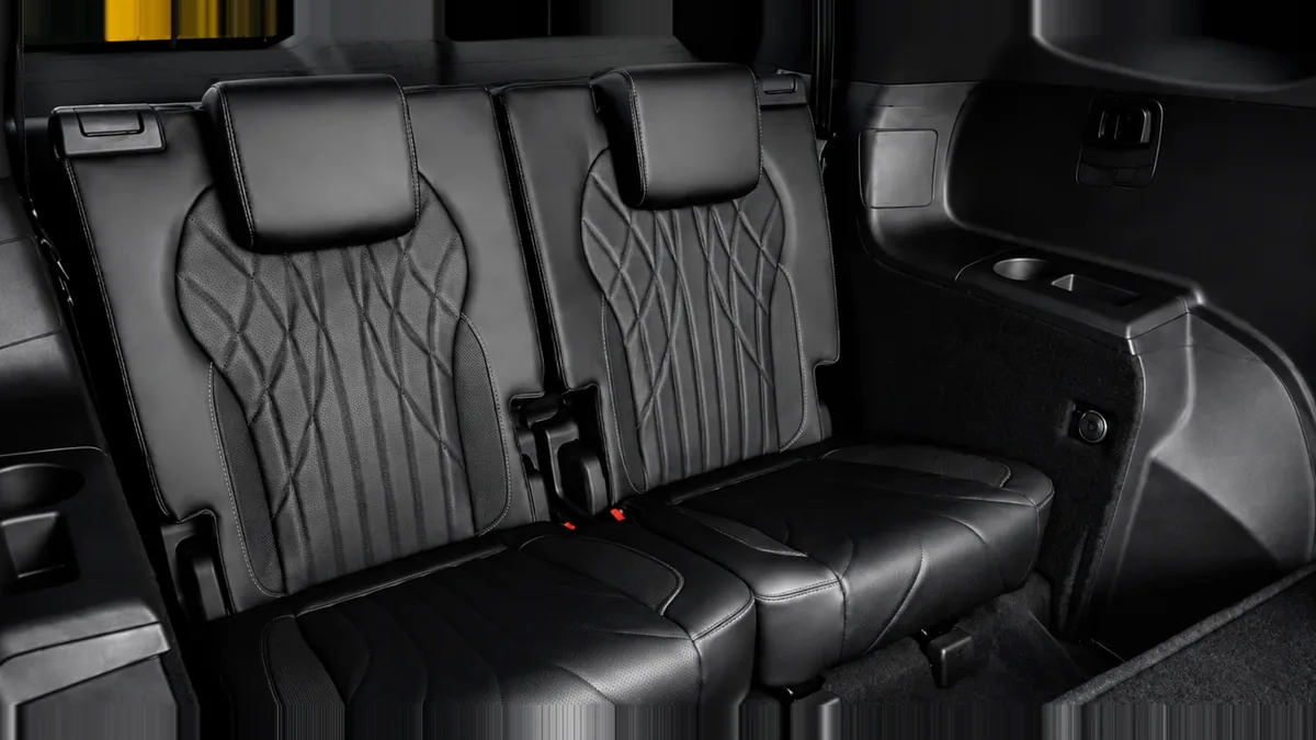 Jaecoo 8 PHEV Exclusive 1.5 TGDI 3DHT AWD 7p. de renting para Burgos — Interior