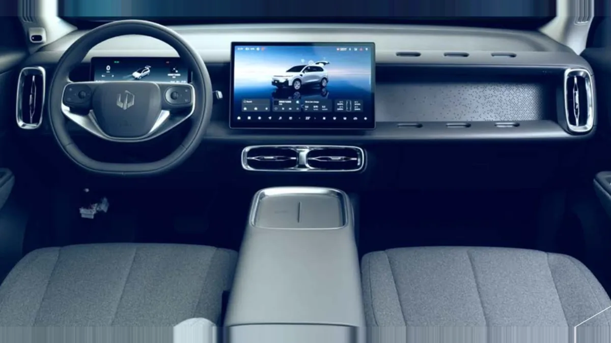 Leapmotor B10 REEV 18.8 kWh Life AT de renting para Burgos — Interior