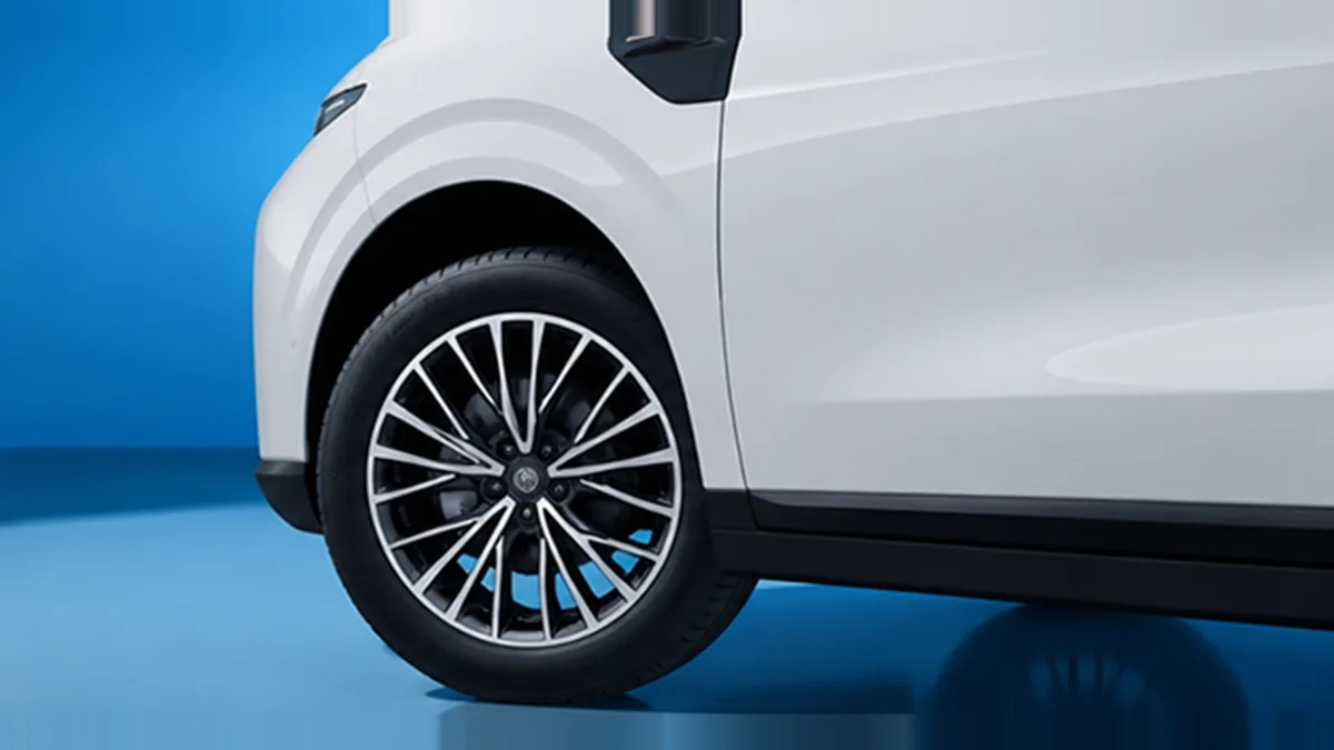 Leapmotor B10 REEV 18.8 kWh Life AT de renting para Burgos — vista 7