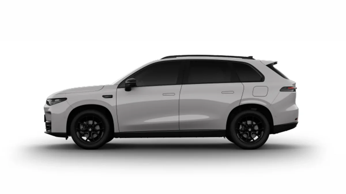 Leapmotor C10 REEV 28.4 kWh Style AT de renting para Burgos — Trasera