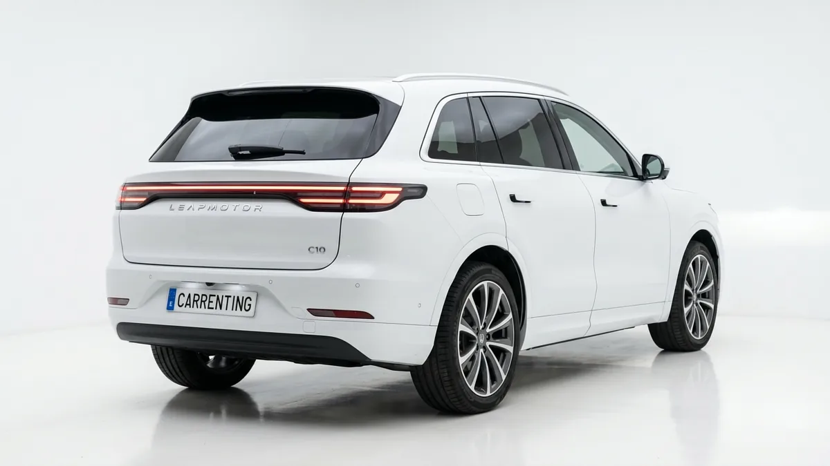 Leapmotor C10 REEV 28.4 kWh Style AT de renting para Burgos — Delantera