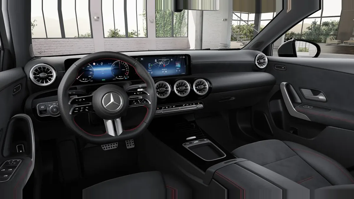 Mercedes-Benz CLASE A 250 e con tecnología híbrida EQ de renting para Burgos — Trasera