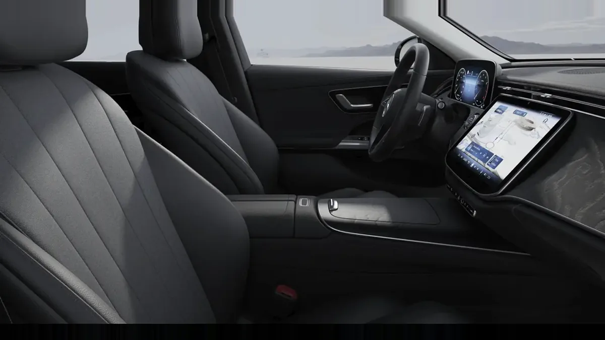 Mercedes-Benz Clase E 200 de renting para Burgos — Interior