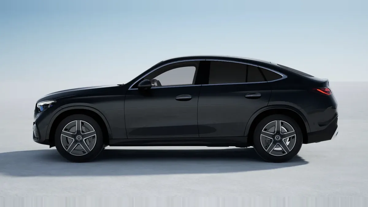 Mercedes-Benz GLC Coupé 200 4MATIC de renting para Burgos — Trasera