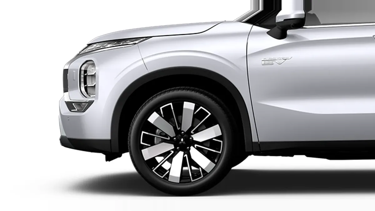 Mitsubishi Outlander PHEV Kaiteki 4WD 306CV de renting para Burgos — vista 11