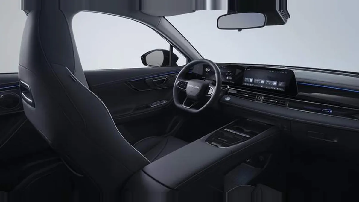 Omoda 5 EV 61kWh Pure 155kW de renting para Burgos — Delantera