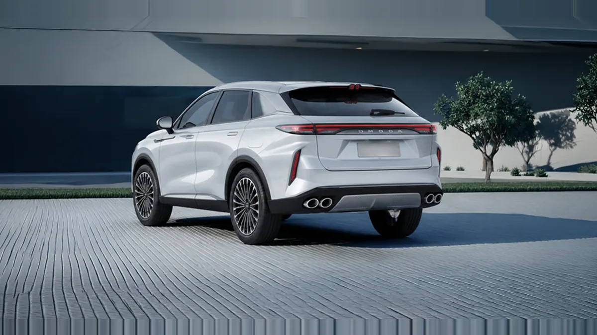 Omoda 9 SHS Premium 1.5 TGDI 3DHT 395kW (537CV) AWD de renting para Burgos — Trasera