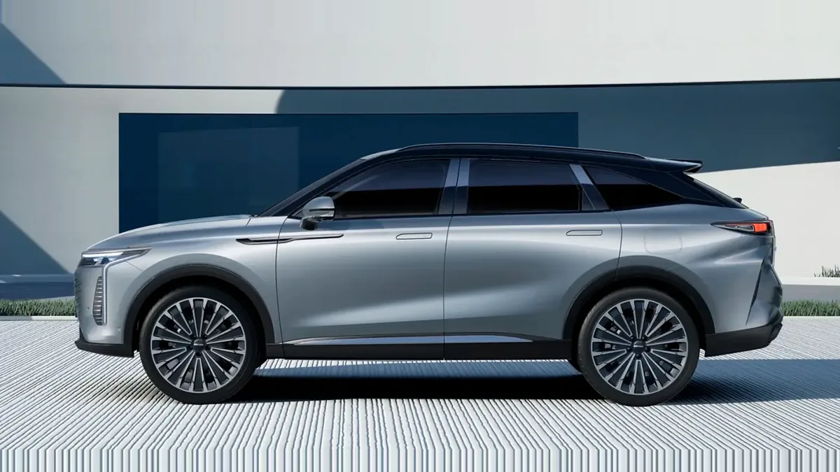 Omoda 9 SHS Premium 1.5 TGDI 3DHT 395kW (537CV) AWD MA de renting para Burgos — Lateral