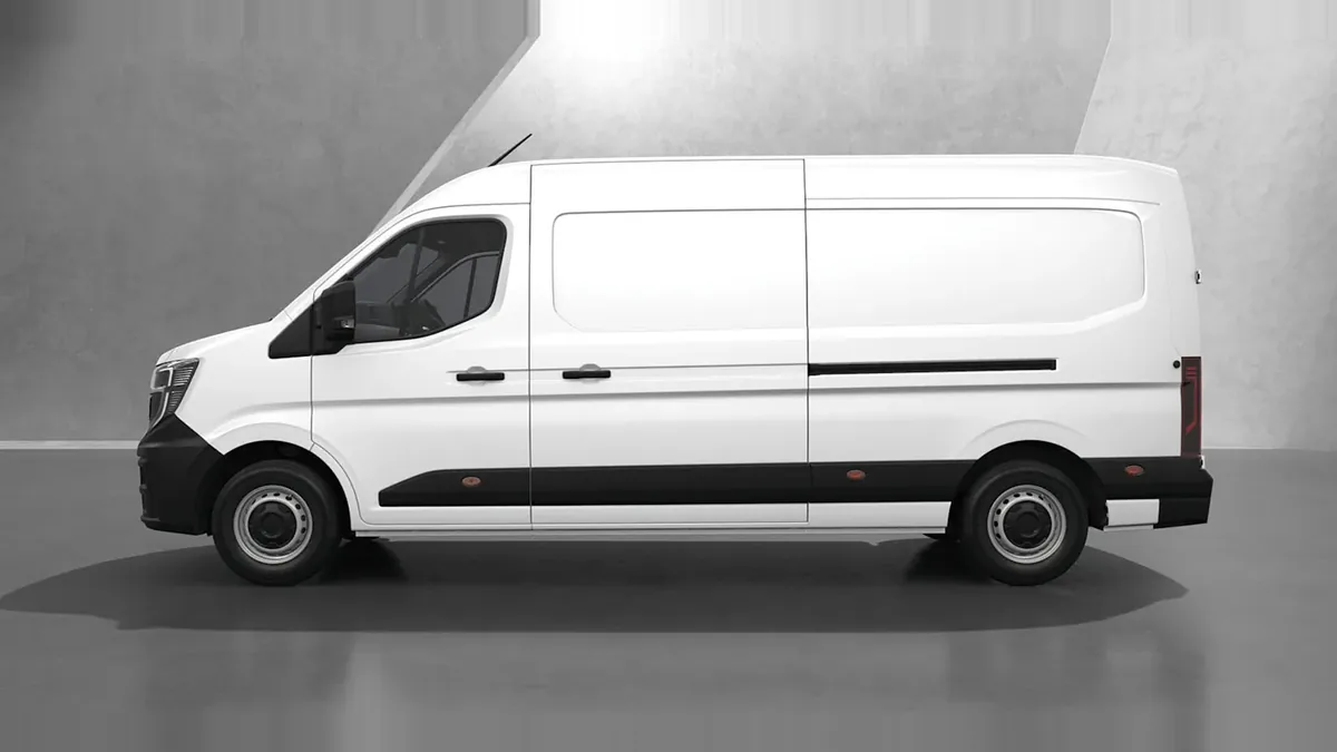 Renault Master L2H2 3500 Dci 130cv Furgon de renting para Burgos — Lateral