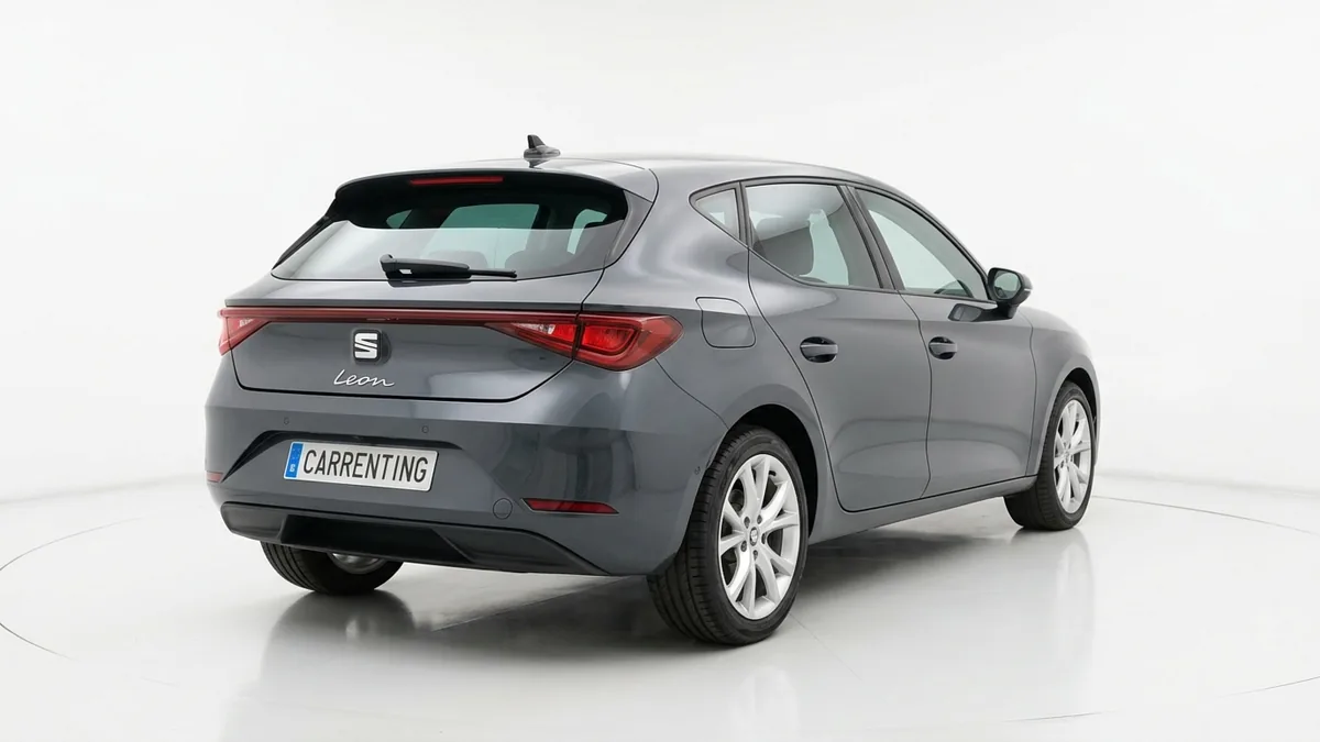 SEAT León 1.5 eTSI (115CV) DSG Style XL de renting para Burgos — Interior