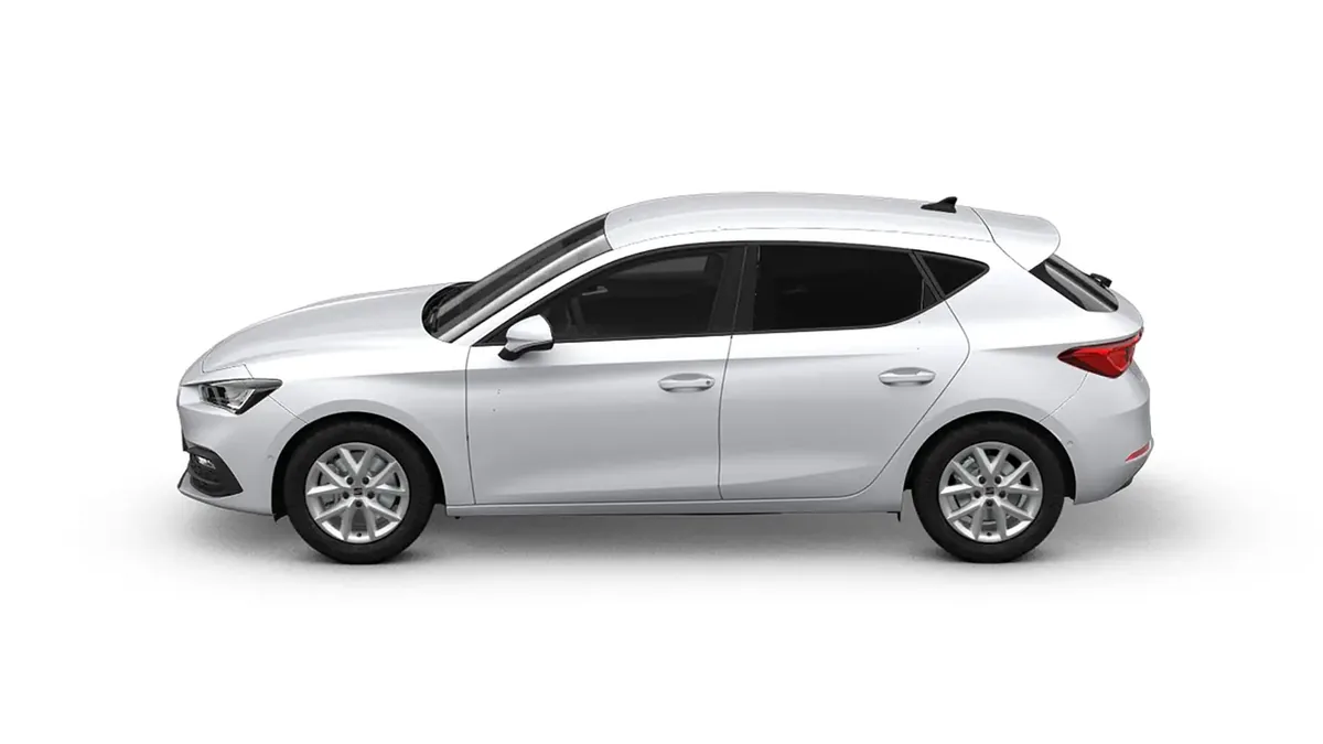 SEAT León 1.5 eTSI DSG-7 S&S Style XL de renting para Burgos — Trasera