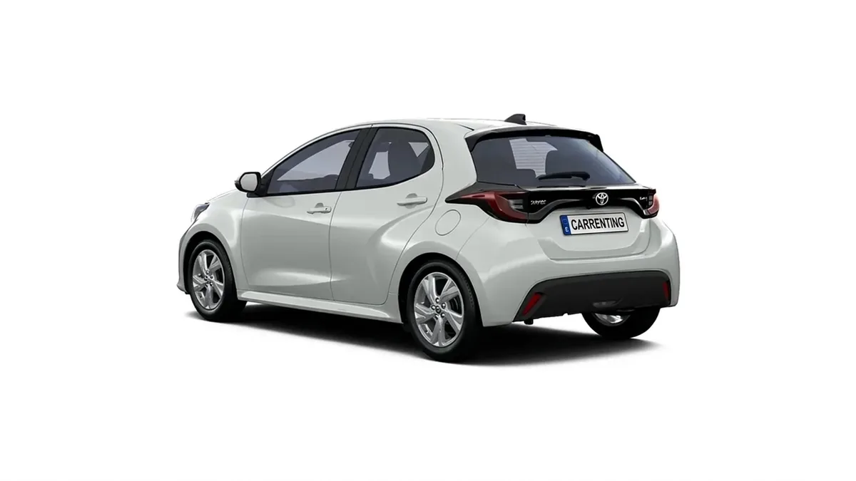 Toyota Yaris 120H 116CV Active de renting para Burgos — vista 13