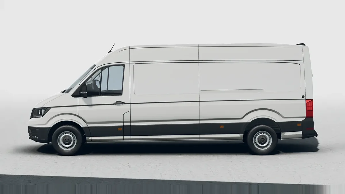 Volkswagen Crafter 35 Furgón BL TA L4H3 2.0 TDI 103kW (140CV) - ISOTERMO de renting para Burgos — Trasera