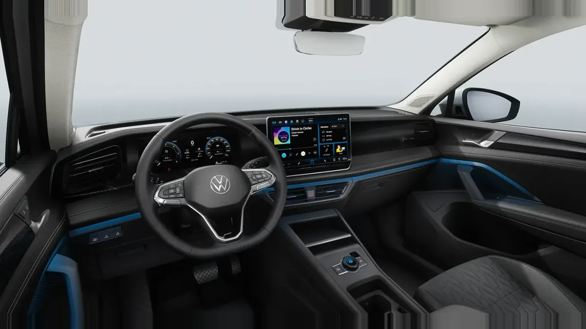 Volkswagen Tiguan "Más" 1.5 eTSI 110kW 150CV DSG 7vel. de renting para Burgos — Delantera