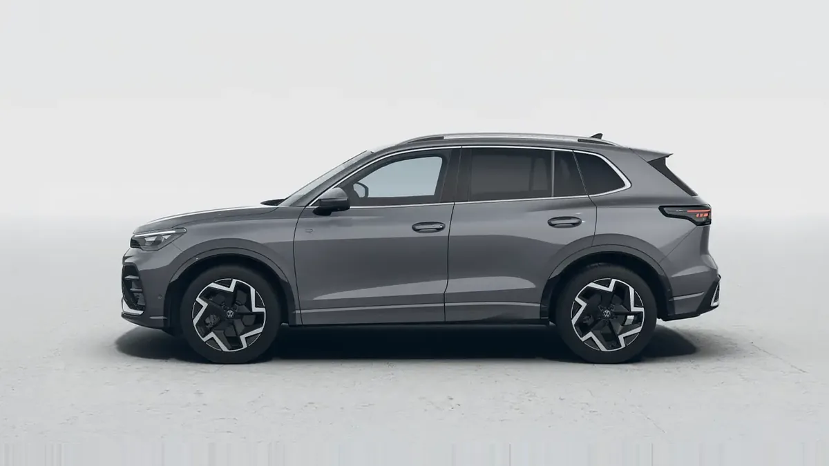 Volkswagen Tiguan R-Line 2.0 TDI 110kW DSG de renting para Burgos — Delantera